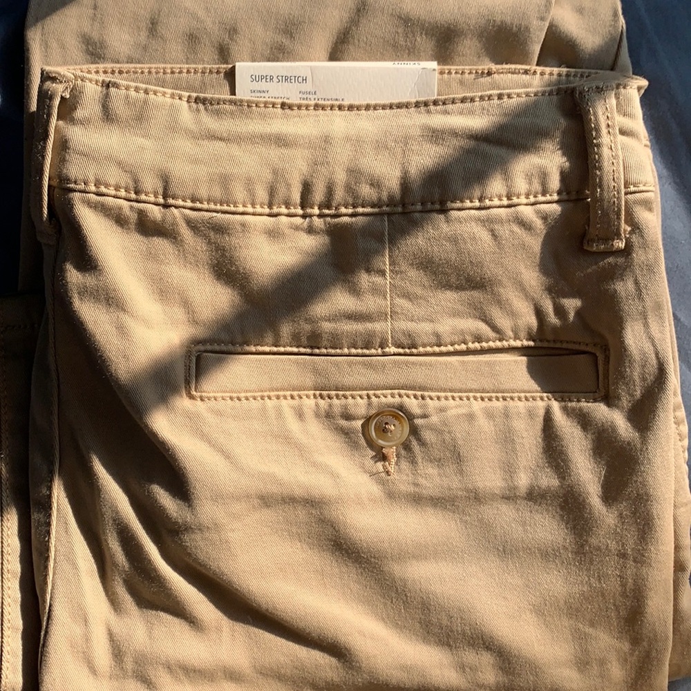 NWT American Eagle super stretch tan skinny khakis